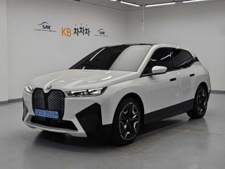 iX xDrive 50